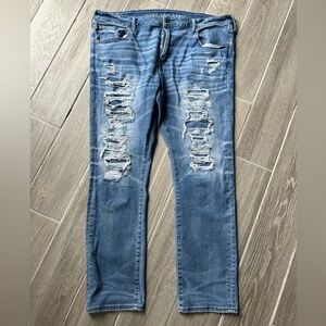 Men’s American Eagle distressed air flex 360 size 44x32